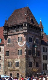Средневековый дом-башня Nassauerhaus в Нюрнберге, Германия