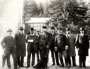 Болгарский царь Фердинанд и правительство независимой Болгарии в поместье Царска Бистрица, 1908