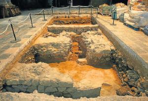 Раскопки в соборе, Таррагона, Испания