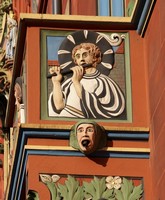 Флейтист на балконе ратуши, Базель, Швейцария