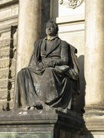 Опера Земпера, статуя Гёте, Дрезден