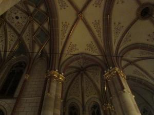 Церковь Святой Елизаветы в Будапеште, интерьер