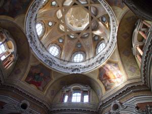 Церковь Сан-Лоренцо, Турин, Италия