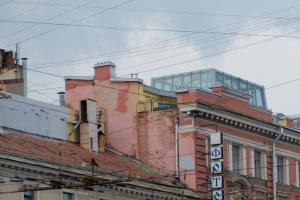 Фотосалон имени Карла Буллы в Санкт-Петербурге, вид снизу на смотровую площадку и стеклянный купол