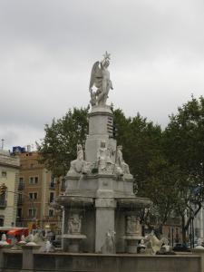 Мраморный фонтан с ангелом, Барселона, Испания