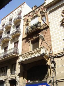 Дома Casa Tomas Jordi и Casa Querol, Реус, Испания