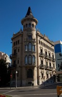 Здание Casa de la Punxa на Новой Рамбле, Таррагона, Испания