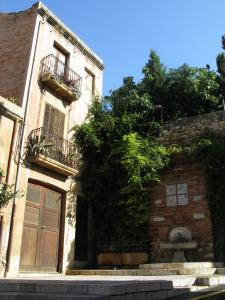 Фонтанчик на Carrer de la Guitarra, Таррагона, Испания
