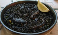 Чёрный рис с чернилами каракатицы