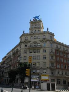 Здание Caixa de Pensions на Новой Рамбле, Таррагона, Испания