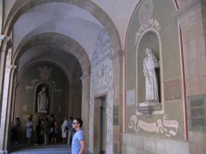 Монастырь Монсеррат, атриум (внутренний двор базилики)