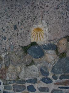 Символ морского гребешка в Монблане, Каталония, Испания