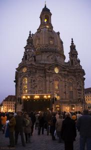 Гернгутская звезда на куполе Фрауэнкирхе в Дрездене, Германия