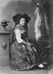 Традиционный эльзасский женский костюм