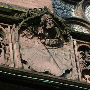 Кафедральный собор Страсбурга, портал южного фасада, циферблат