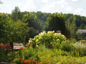 Территория у костела, Логойск, Беларусь (Белоруссия)