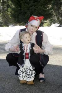 Принцесса Калина в болгарском национальном костюме, с сыном