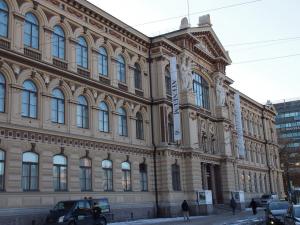 Здание музея Атенеум в Хельсинки Здание музея Атенеум, Хельсинки, Финляндия