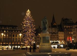 Рождественская ель на площади Клебера, Страсбург, Франция
