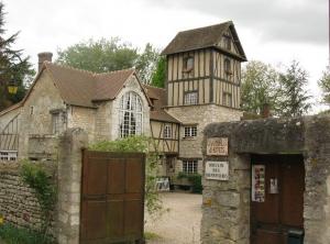 Отель Le Moulin des Chennevieres в Живерни, Франция