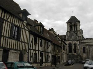 Церковь и улица Bourbon Penthievre, Вернон, Франция