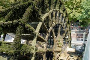 Водяное колесо Roue Milhe, Иль-сюр-ла-Сорг, Прованс, Франция