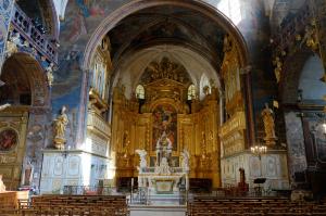 Интерьер церкви, Иль-сюр-ла-Сорг, Прованс, Франция