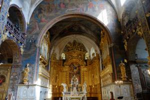 Интерьер церкви Нотр-Дам-дез-Анж, Иль-сюр-ла-Сорг, Прованс, Франция