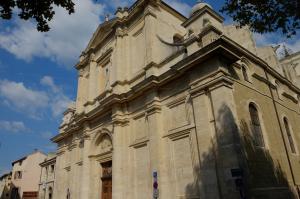 Главный фасад церкви, Иль-сюр-ла-Сорг, Прованс, Франция
