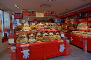Магазин сладостей, Иль-сюр-ла-Сорг, Прованс, Франция