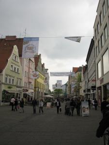 Пешеходная улица Людвигштрассе в Ингольштадте, Бавария