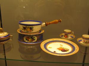 Музей Мейсенской фарфоровой мануфактуры. Сервиз «с синей лентой» (Асье и Шенау, 1777)
