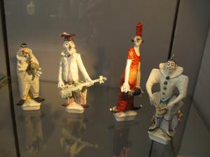 Музей Мейсенской фарфоровой мануфактуры. «Музицирующие клоуны» (Петер Штранг, 1993-94)