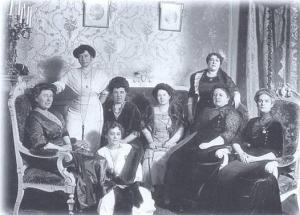 Дамы в ресторане «Контан» на Мойке, фото 1913 года, Санкт-Петербург