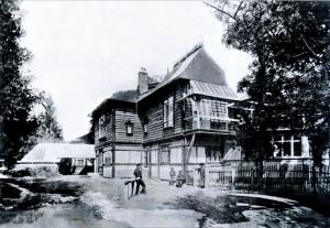 Южный фасад дома в Пенатах (1912)