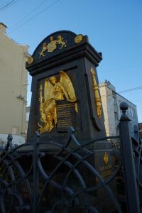 Памятник «Врагам Бирона» у Сампсониевского собора