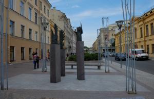 Скульптурная композиция «Три Ангела» на улице Правды, Санкт-Петербург