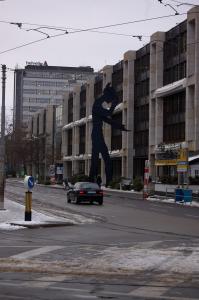 Cкульптура Hammering Man, Базель, Швейцария