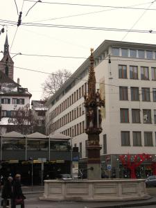 Фонтан Fischmarktbrunnen, Базель, Швейцария