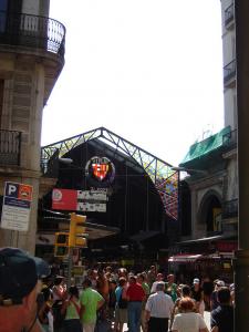 Рынок Бокерия на бульваре Рамбла, Барселона, Испания