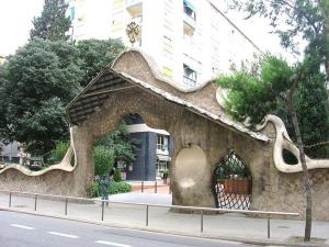 Ворота виллы Миральеса, Барселона, Испания