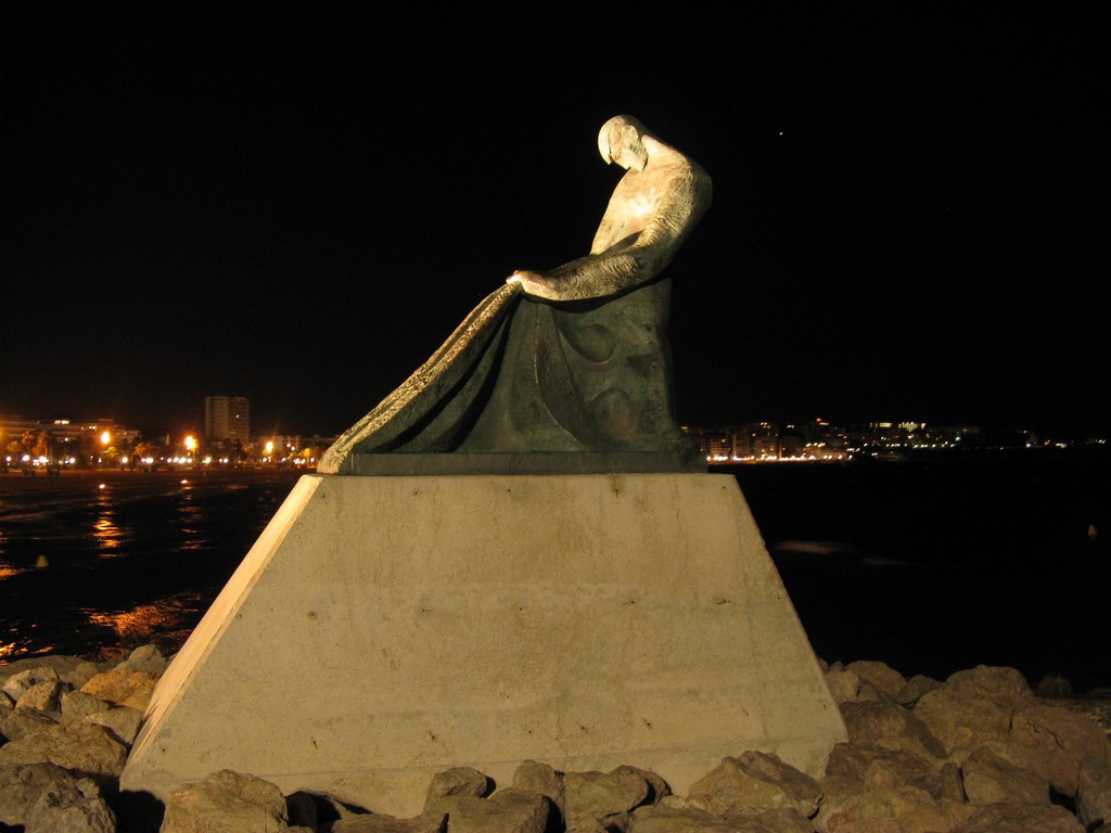 Памятник рыбаку, Салоу, Испания