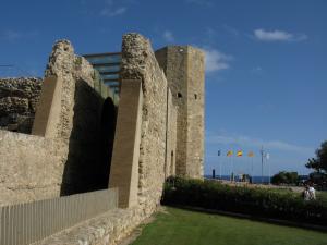 Крепостная стена и башня Монахов, Таррагона, Испания