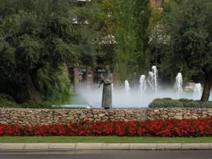 Памятник пастушке, Реус, Испания