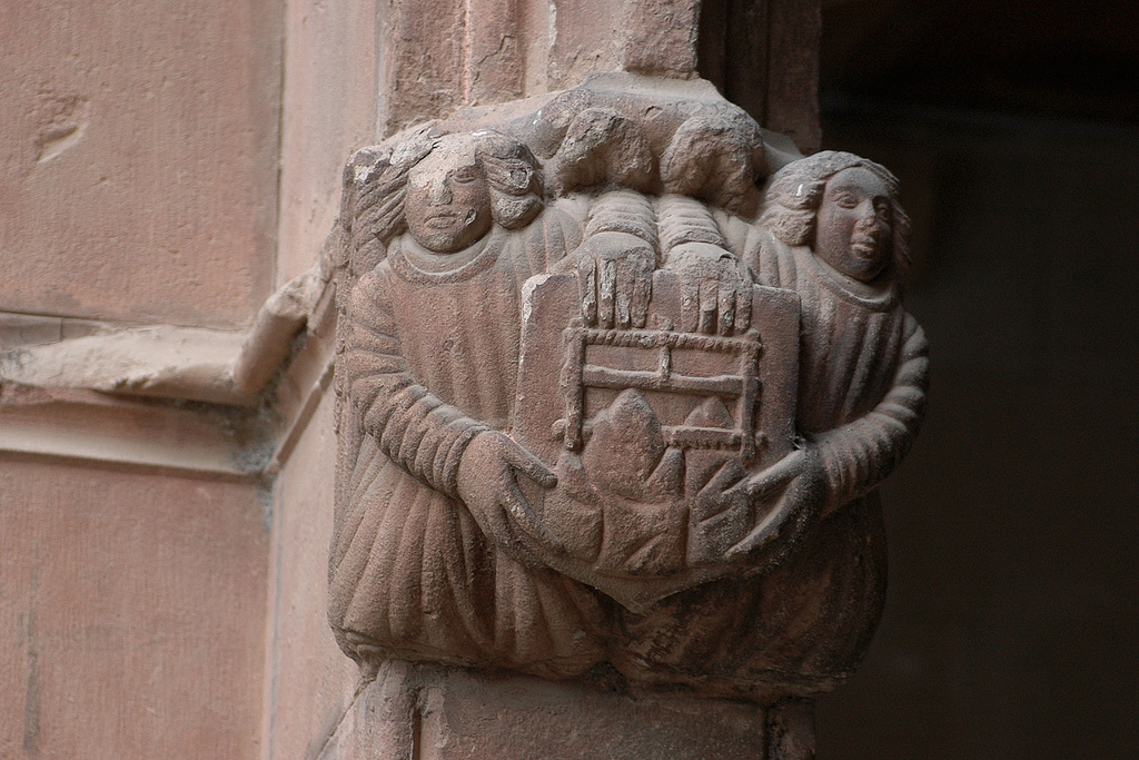 http://www.mishanita.ru/data/images/Spain_2011/Escudo-Montserrat-claustro.jpg