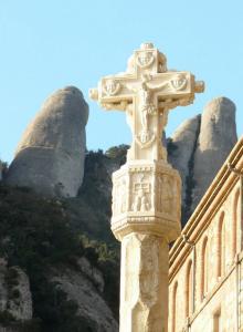 Монастырь Монсеррат, готический крест
