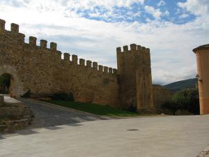 Крепостная стена в Монблане, Каталония, Испания