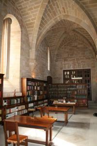 Библиотека монастыря Поблет, Каталония, Испания