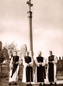 Првые монахи Поблета после восстановления монастыря, Каталония, Испания