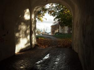 Вид из арки Фридрихсгамских ворот, Выборг, Россия